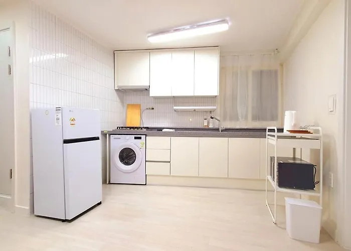 Opening Sale, Free Luggage Storage, 6 Person, 1f, Private House Seoel