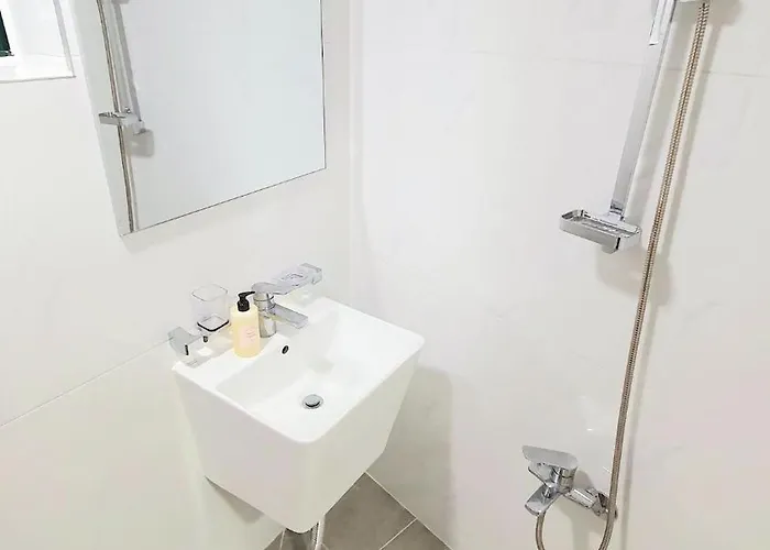 Opening Sale, Free Luggage Storage, 6 Person, 1f, Private House Appartement *